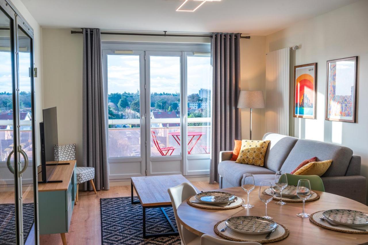 Apartament T2 De Standing Climatise Avec Parking Prive, Tram T2 T5, Hopitaux Est Bron Zewnętrze zdjęcie