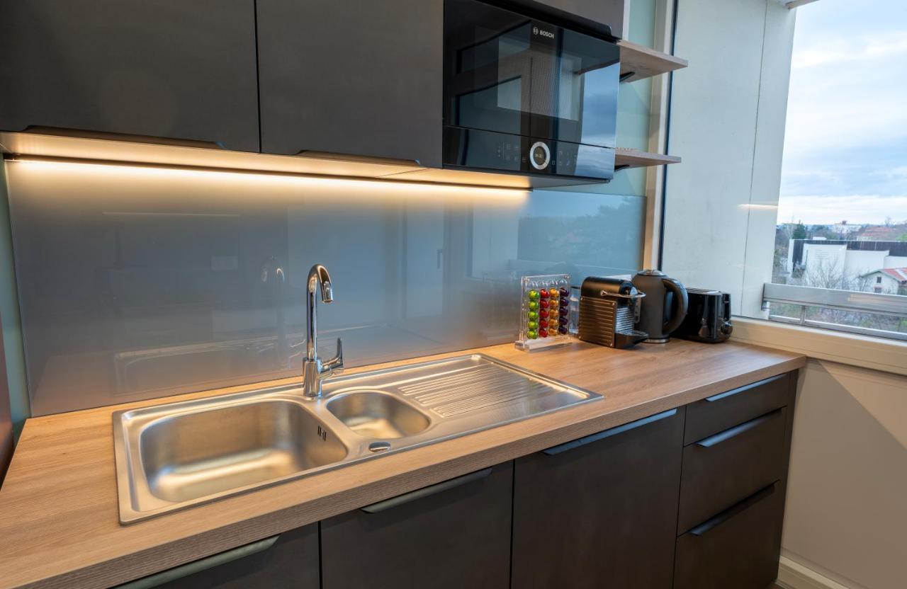 Apartament T2 De Standing Climatise Avec Parking Prive, Tram T2 T5, Hopitaux Est Bron Zewnętrze zdjęcie