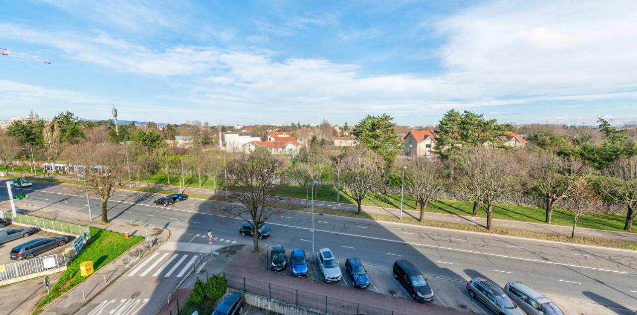 Apartament T2 De Standing Climatise Avec Parking Prive, Tram T2 T5, Hopitaux Est Bron Zewnętrze zdjęcie