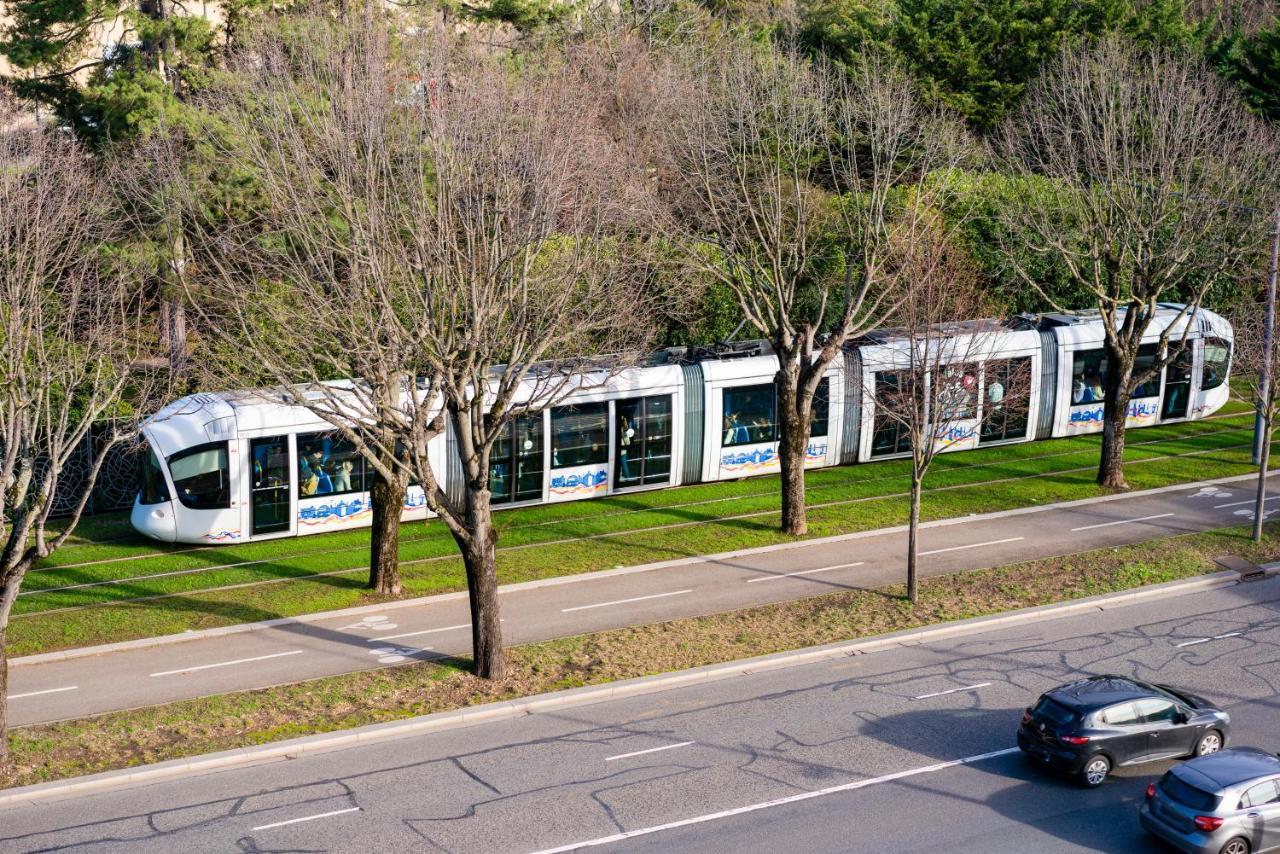 Apartament T2 De Standing Climatise Avec Parking Prive, Tram T2 T5, Hopitaux Est Bron Zewnętrze zdjęcie